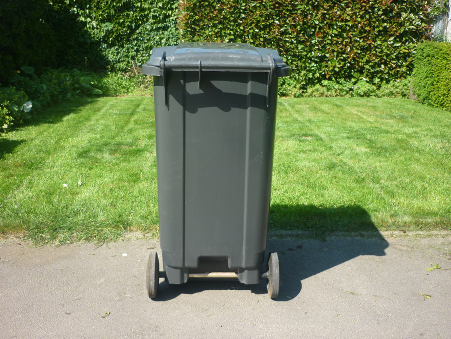 Rolcontainer 240L achterkant.jpg