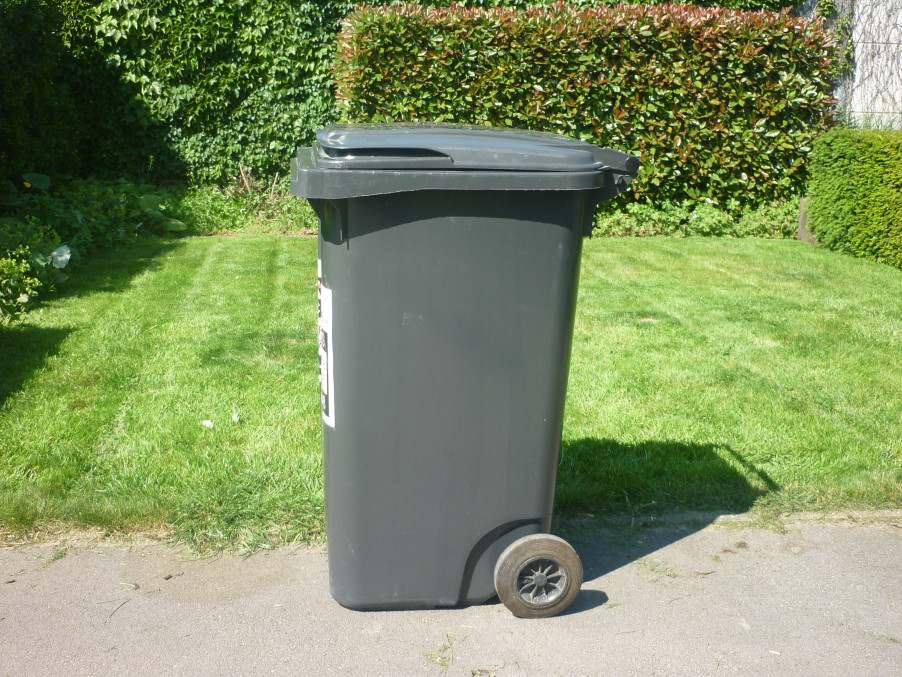 Rolcontainer 240L zijkant.jpg