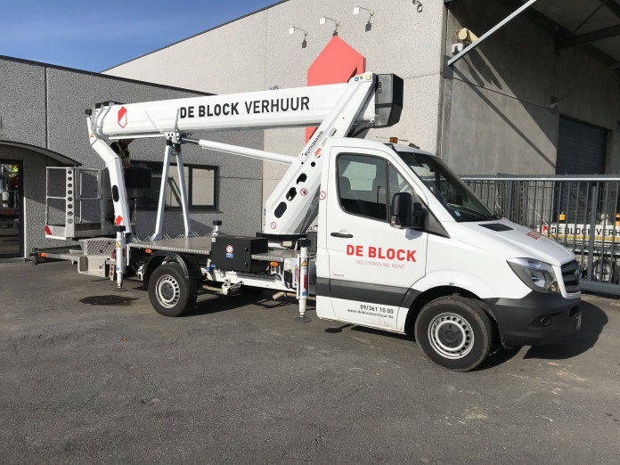 Hoogwerker Op Vrachtwagen Wh 25 M Rijbewijs B De Block Verhuur