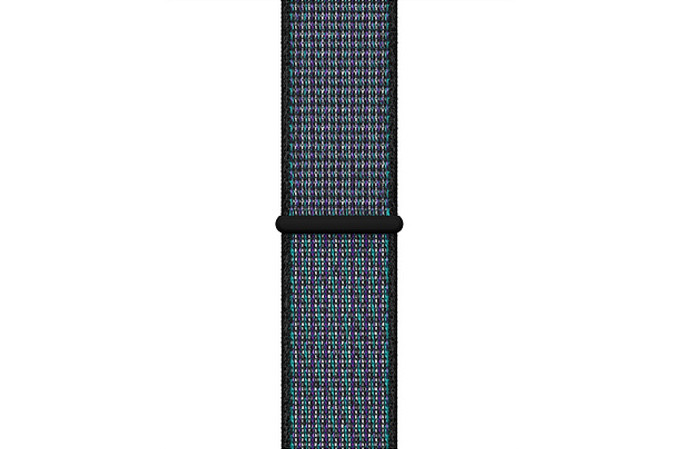https://dpyxfisjd0mft.cloudfront.net/lab9-2/AirPods%20%26%20iPhone%20%26%20AW%20cases/Apple-Watch-40mm-Hyper-Grape-Nike-Sport-Loop.jpg?1553596432&w=681&h=449