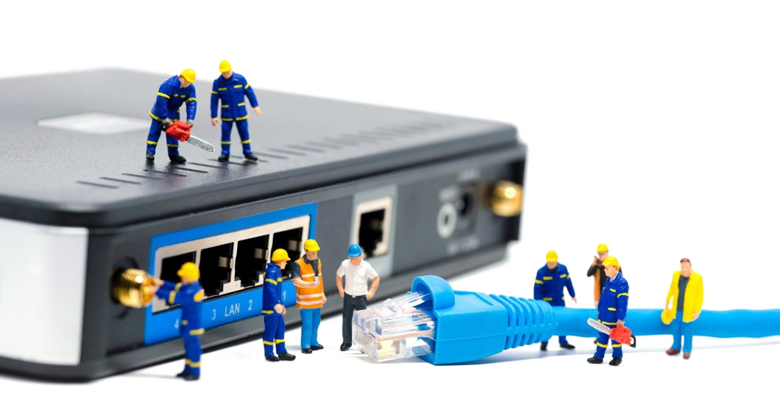 Men at work networking IT-infrastructuur.png