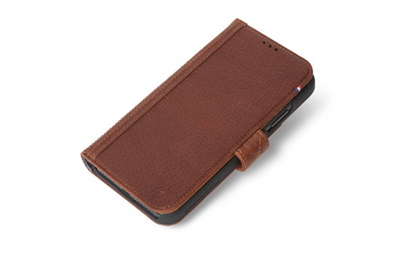 https://dpyxfisjd0mft.cloudfront.net/lab9-2/Producten/Decoded/Decoded-Card-Wallet-voor-iPhone-Xr---Cinnamon-Brown.jpg?1546935875&w=552&h=364
