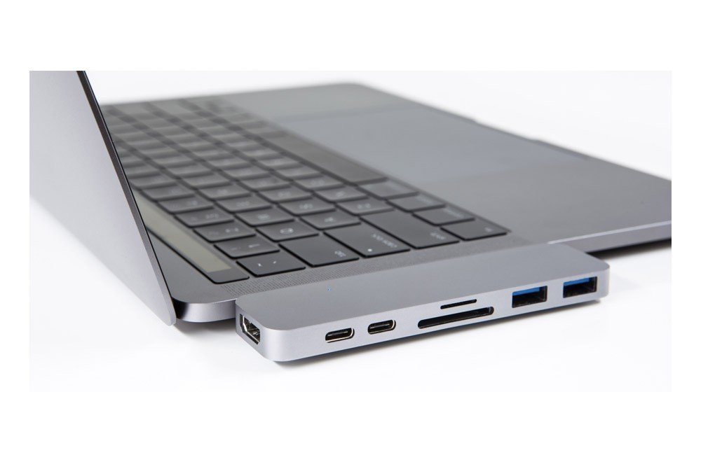 https://dpyxfisjd0mft.cloudfront.net/lab9-2/Producten/Hyper/hyperdrive-7-in-1-silver.jpg?1484923781&w=1000&h=660